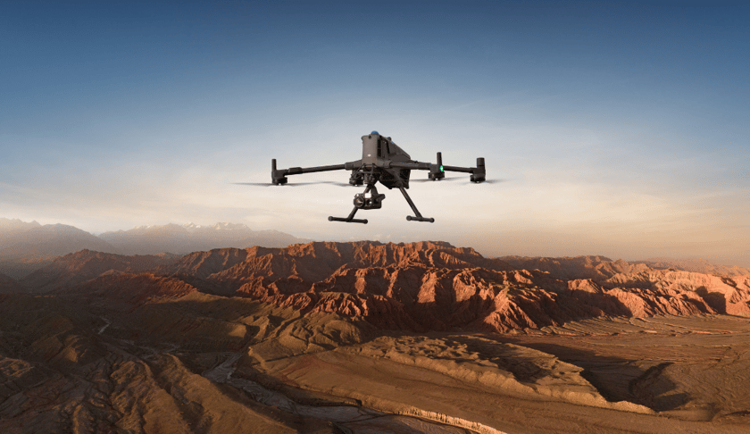 DJI Matrice 400 в полете