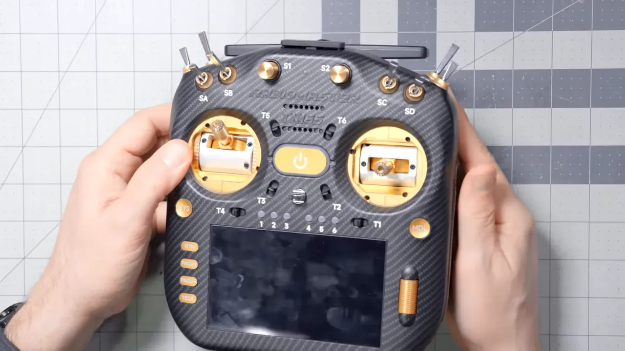 Флагман RadioMaster TX16S Mark III с большим сенсорным экраном